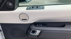 Land Rover Discovery 3.0 D300 R-Dynamic SE 5dr Auto Diesel Station Wagon